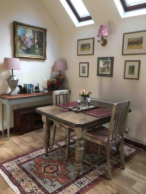 The Grooms Loft Self Contained Apartment Milton Abbas Luaran gambar
