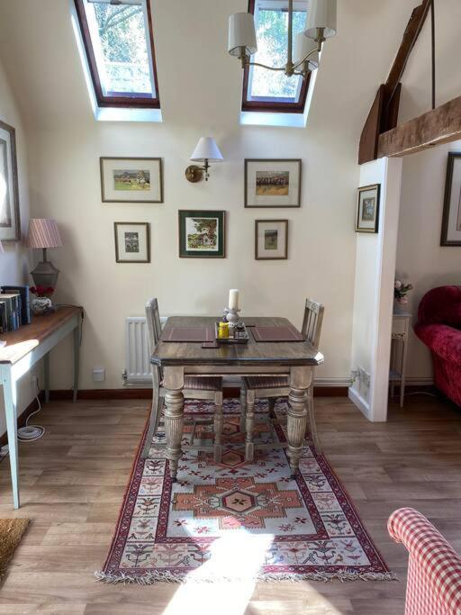 The Grooms Loft Self Contained Apartment Milton Abbas Luaran gambar